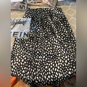 SHEIN BLACK/WHITE SKIRT SPOTTED 2XL